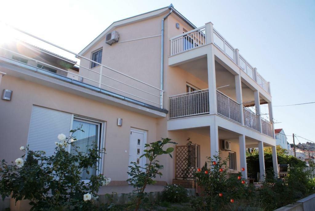 Apartments Nena - Trogir Exterior photo